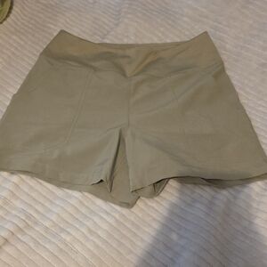 Patagonia Women's High Waist Ligth Gren Shorts